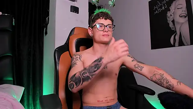 LexieandNate online show from March 18, 7:30 am