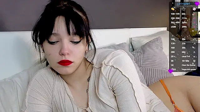 WildaBendell online show from December 7, 7:54 pm