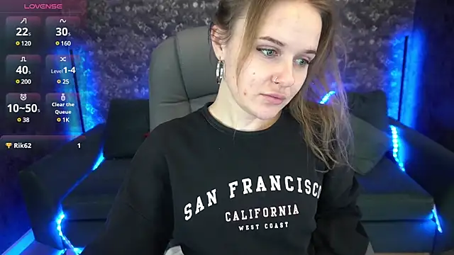 MaribelRiverr  online show from December 22, 9:55 am