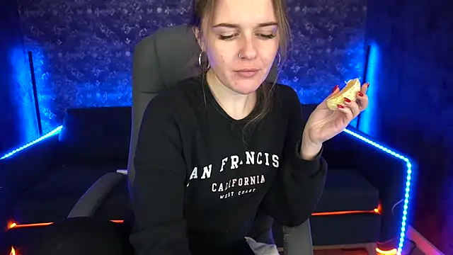 MaribelRiverr  online show from February 10, 9:47 am