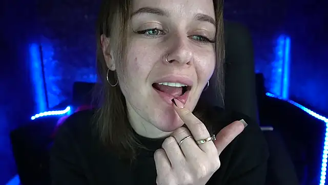 MaribelRiverr  online show from March 4, 9:29 am