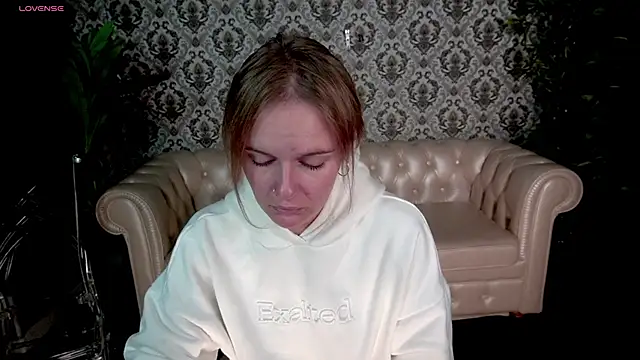 MaribelRiverr  online show from September 13, 5:40 am