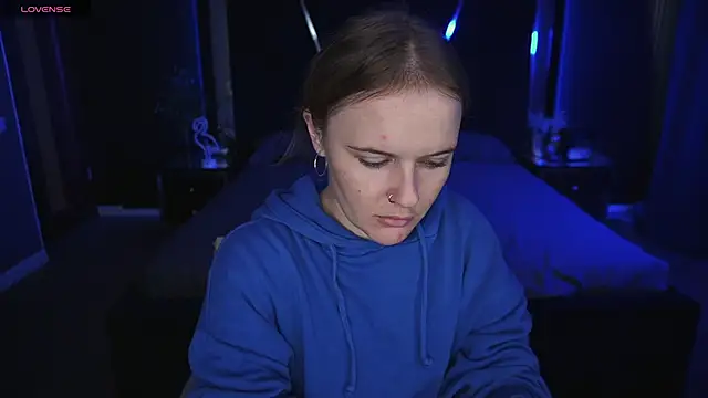 MaribelRiverr  online show from September 29, 5:45 am