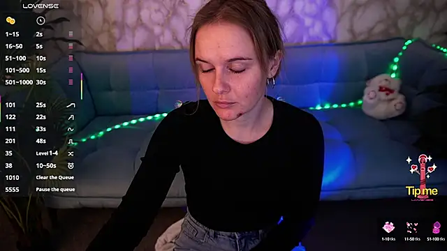 MaribelRiverr  online show from October 4, 5:49 am