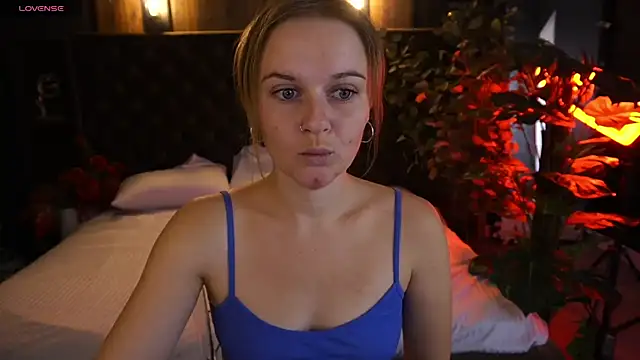 MaribelRiverr  online show from October 12, 5:39 am