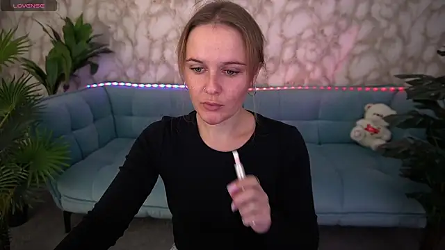 MaribelRiverr  online show from October 14, 5:52 am