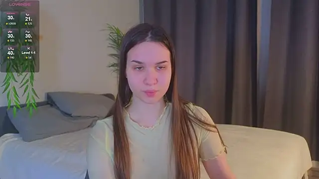 Snapshot of Roxie_Mils chatting on December 10, 3:01 pm Roxie Mils online show from December 10, 3:01 pm