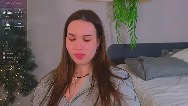 Snapshot of Roxie_Mils chatting on January 8, 6:31 pm Roxie Mils online show from January 8, 6:31 pm