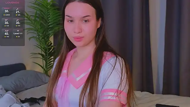 Snapshot of Roxie_Mils chatting on January 21, 9:15 pm Roxie Mils online show from January 21, 9:15 pm