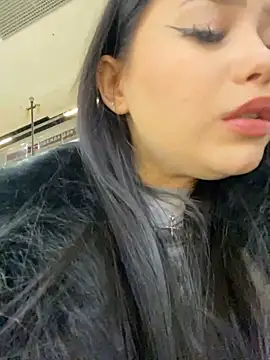 Chloe  Moon online show from December 22, 7:10 pm