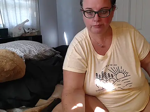 LauLauPAWG online show from October 8, 6:16 pm