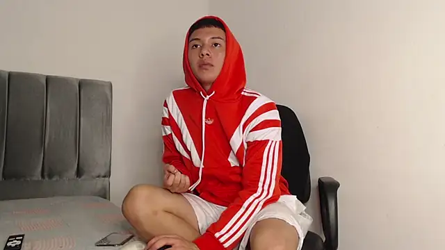 Snapshot of alex-lover chatting on January 28, 9:19 pm alex-lover online show from January 28, 9:19 pm