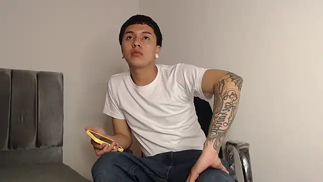 Snapshot of alex-lover chatting on September 29, 1:00 am alex-lover online show from September 29, 1:00 am