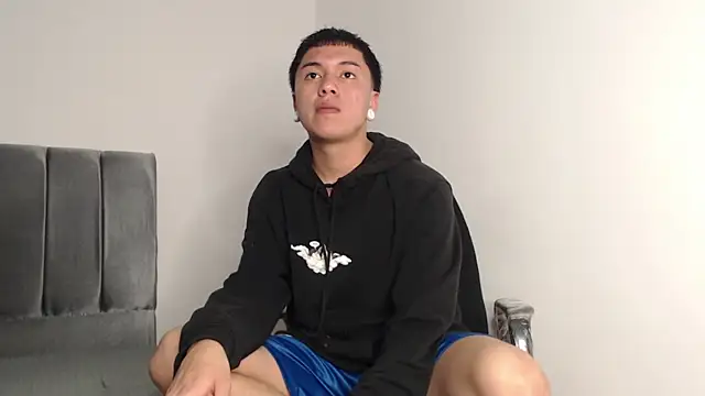 Snapshot of alex-lover chatting on October 9, 1:25 am alex-lover online show from October 9, 1:25 am