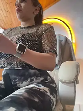 Milff parkerrr online show from January 22, 11:45 am