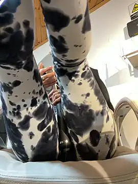 Milff parkerrr online show from March 7, 5:49 pm