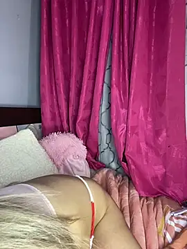 lunaapppp online show from February 17, 2:42 am