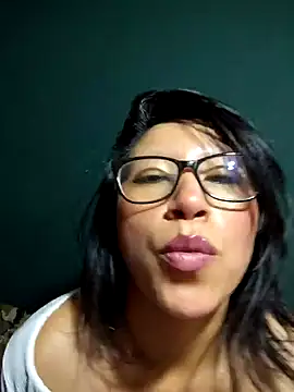 Snapshot of Giviper1 chatting on December 28, 2:22 am Giviper1 online show from December 28, 2:22 am