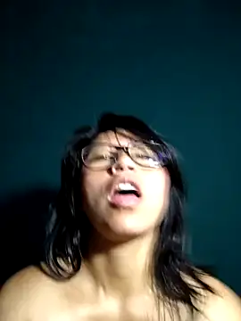 Snapshot of Giviper1 chatting on February 17, 5:14 am Giviper1 online show from February 17, 5:14 am