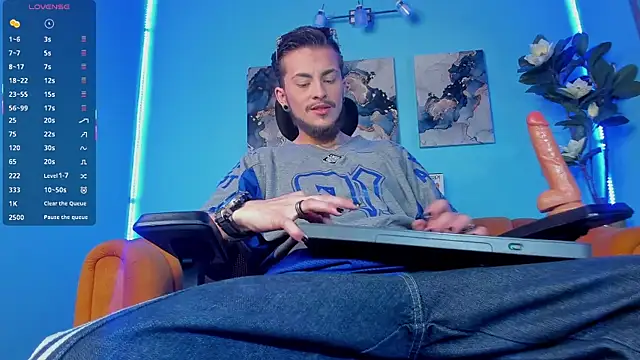 Snapshot of _hairybeard_ chatting on September 14, 3:11 pm hairybeard online show from September 14, 3:11 pm