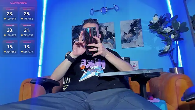 Snapshot of _hairybeard_ chatting on September 15, 6:08 pm hairybeard online show from September 15, 6:08 pm