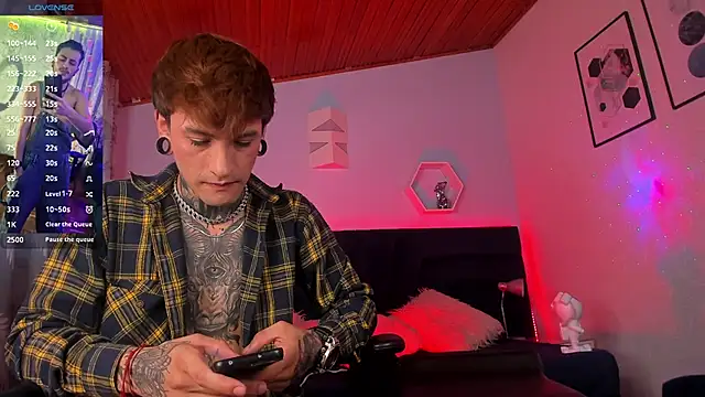 Snapshot of _hairybeard_ chatting on September 17, 9:05 pm hairybeard online show from September 17, 9:05 pm