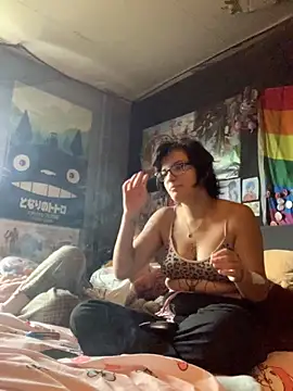 space g1rl online show from December 3, 12:36 pm