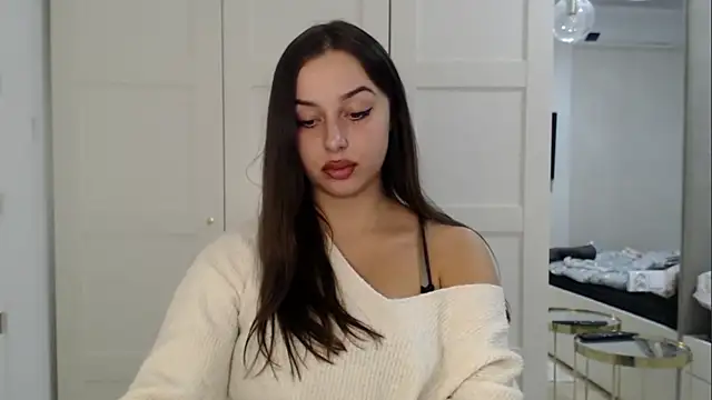 courtneyPerfect online show from October 27, 2:54 pm