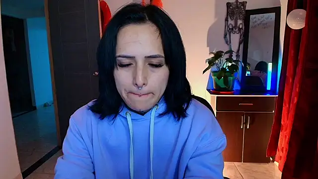 TinnaDawsom online show from October 17, 11:40 pm