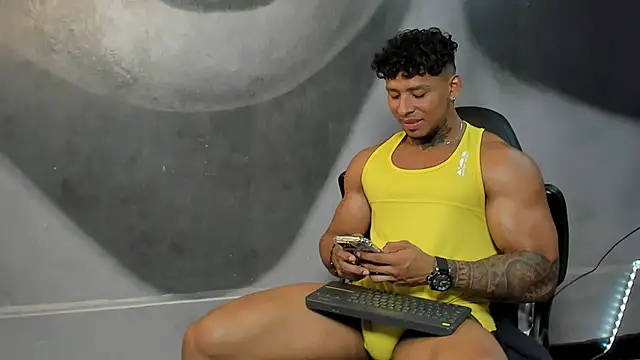 Snapshot of bradley_smith chatting on January 16, 4:38 am bradley smith online show from January 16, 4:38 am