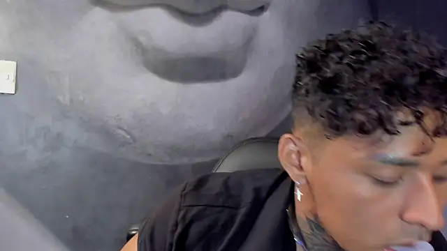 Snapshot of bradley_smith chatting on January 22, 4:44 am bradley smith online show from January 22, 4:44 am