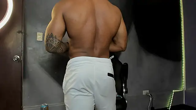 Snapshot of bradley_smith chatting on January 31, 4:47 am bradley smith online show from January 31, 4:47 am