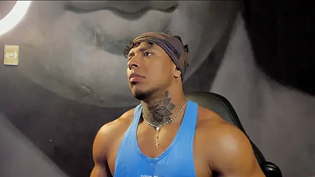 Snapshot of bradley_smith chatting on February 17, 3:09 pm bradley smith online show from February 17, 3:09 pm