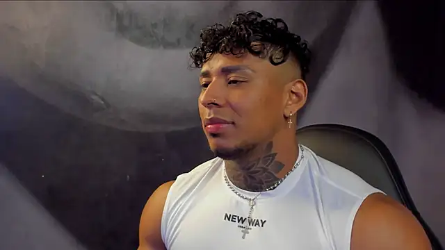 Snapshot of bradley_smith chatting on February 25, 4:57 am bradley smith online show from February 25, 4:57 am