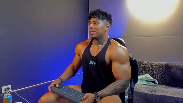 Snapshot of bradley_smith chatting on November 5, 9:53 am bradley smith online show from November 5, 9:53 am