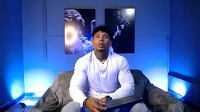 Snapshot of bradley_smith chatting on November 30, 6:34 pm bradley smith online show from November 30, 6:34 pm