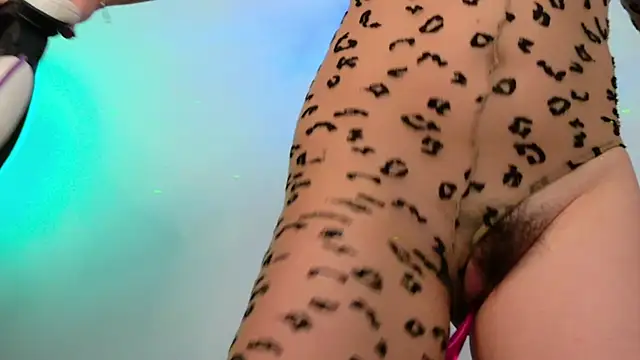 Snapshot of GilaKat chatting on October 15, 4:56 am GilaKat online show from October 15, 4:56 am