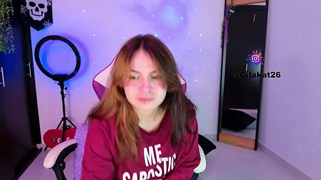 Snapshot of GilaKat chatting on October 18, 6:26 am GilaKat online show from October 18, 6:26 am