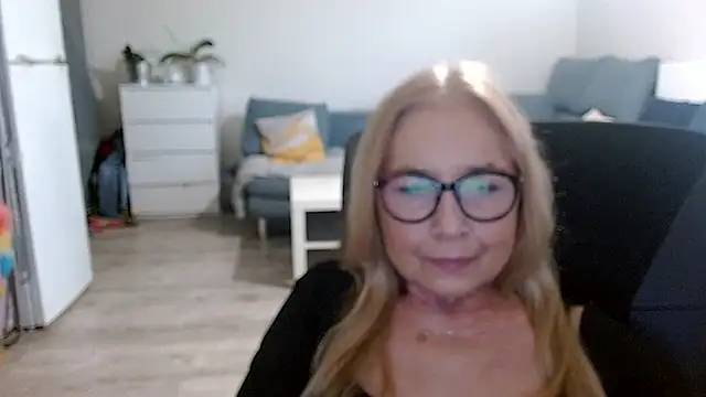 sofia xkiss online show from January 4, 8:06 am