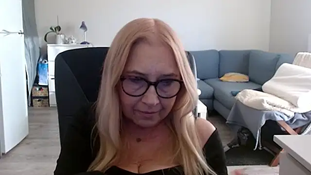 sofia xkiss online show from February 20, 2:35 pm