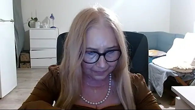 sofia xkiss online show from February 23, 5:50 pm