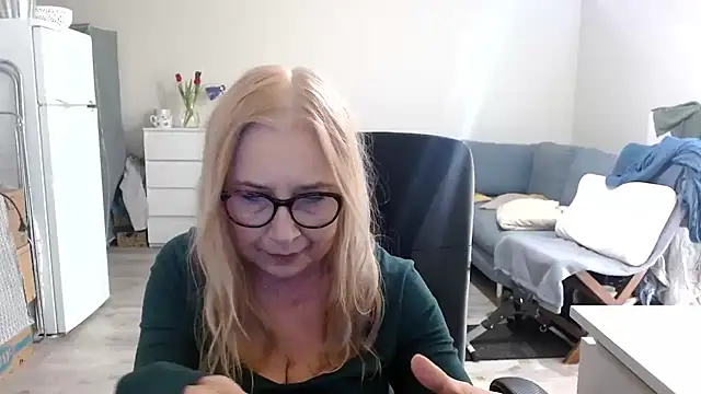 sofia xkiss online show from March 12, 7:46 am