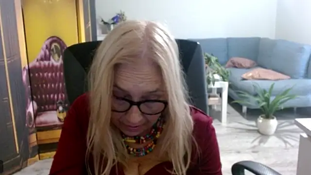 sofia xkiss online show from September 30, 2:00 pm