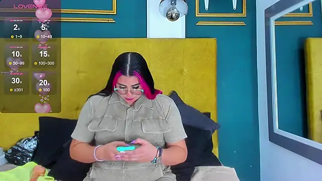 BellaPeers  online show from January 12, 11:50 am