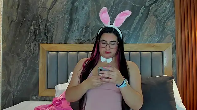 BellaPeers  online show from October 31, 11:44 am