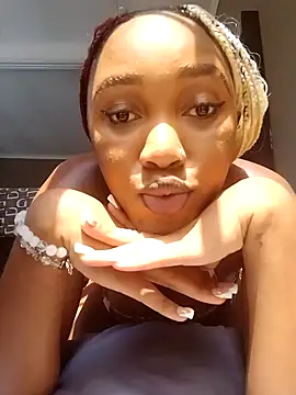 Snapshot of Shria107 chatting on February 6, 12:16 pm Shria107 online show from February 6, 12:16 pm