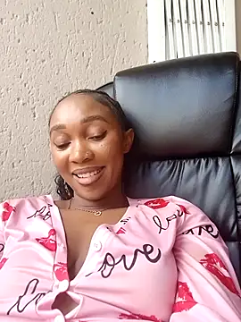 Snapshot of Shria107 chatting on March 9, 12:31 pm Shria107 online show from March 9, 12:31 pm