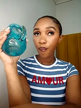 Snapshot of Shria107 chatting on September 20, 12:11 am Shria107 online show from September 20, 12:11 am