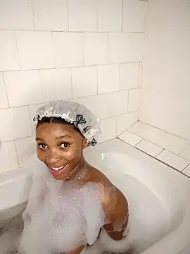 Snapshot of Shria107 chatting on November 8, 12:22 am Shria107 online show from November 8, 12:22 am