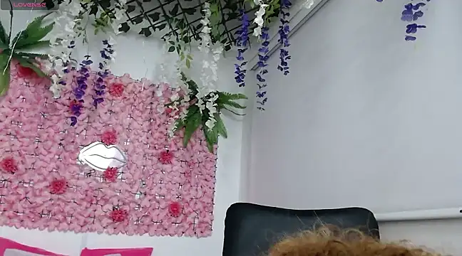 BLONDE SEXYHOT online show from February 10, 11:23 pm